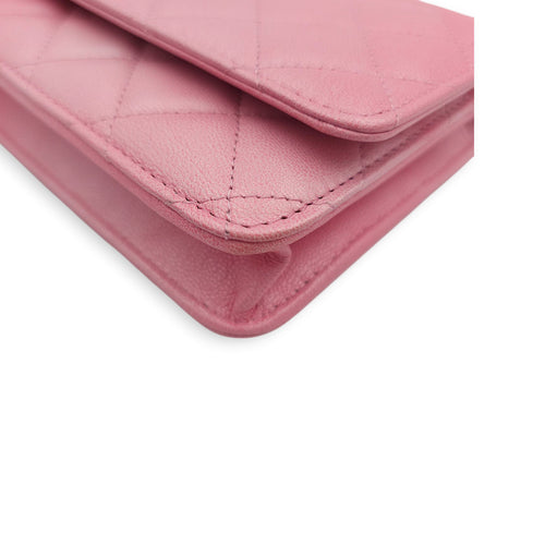 Classic Pink Wallet On Chain in Calfskin, Gold hardware