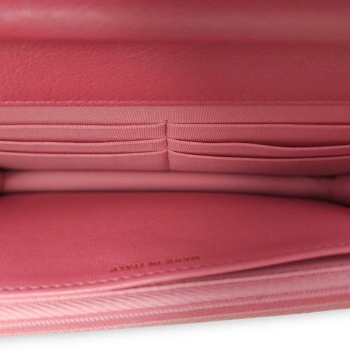 Classic Pink Wallet On Chain in Calfskin, Gold hardware