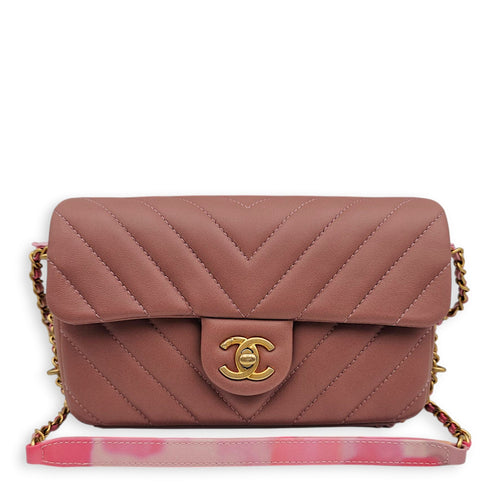 Chain Around Chevron Mini Flap 21x14x6cm Dusty Rose Crossbody Bag in Lambskin, Gold hardware