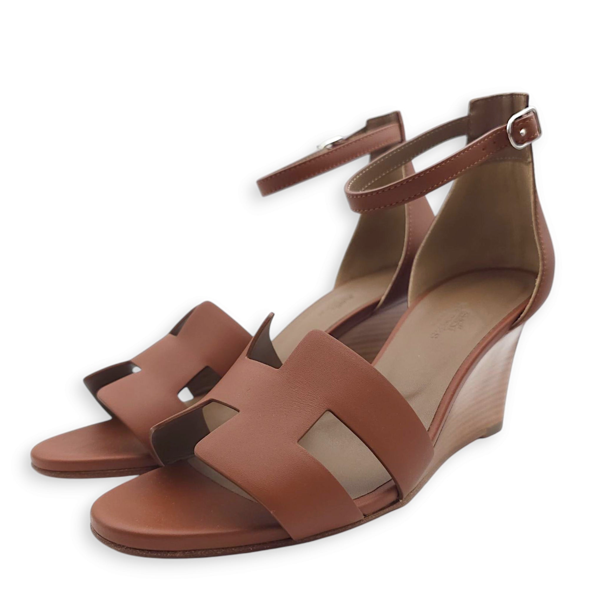 Legend 38 Gold Sandals in Calfskin