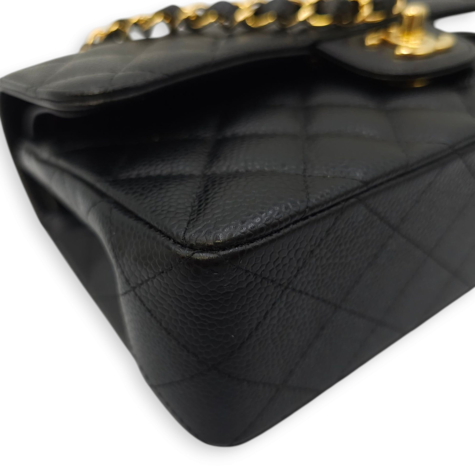Classic (DF) Small Black Shoulder Bag in Caviar Leather, Gold hardware