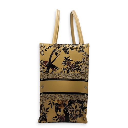 Book Tote - Maria Grazia Chiuri Collection Medium Multi-colour Top Handle Bag in Calfskin, Silver hardware