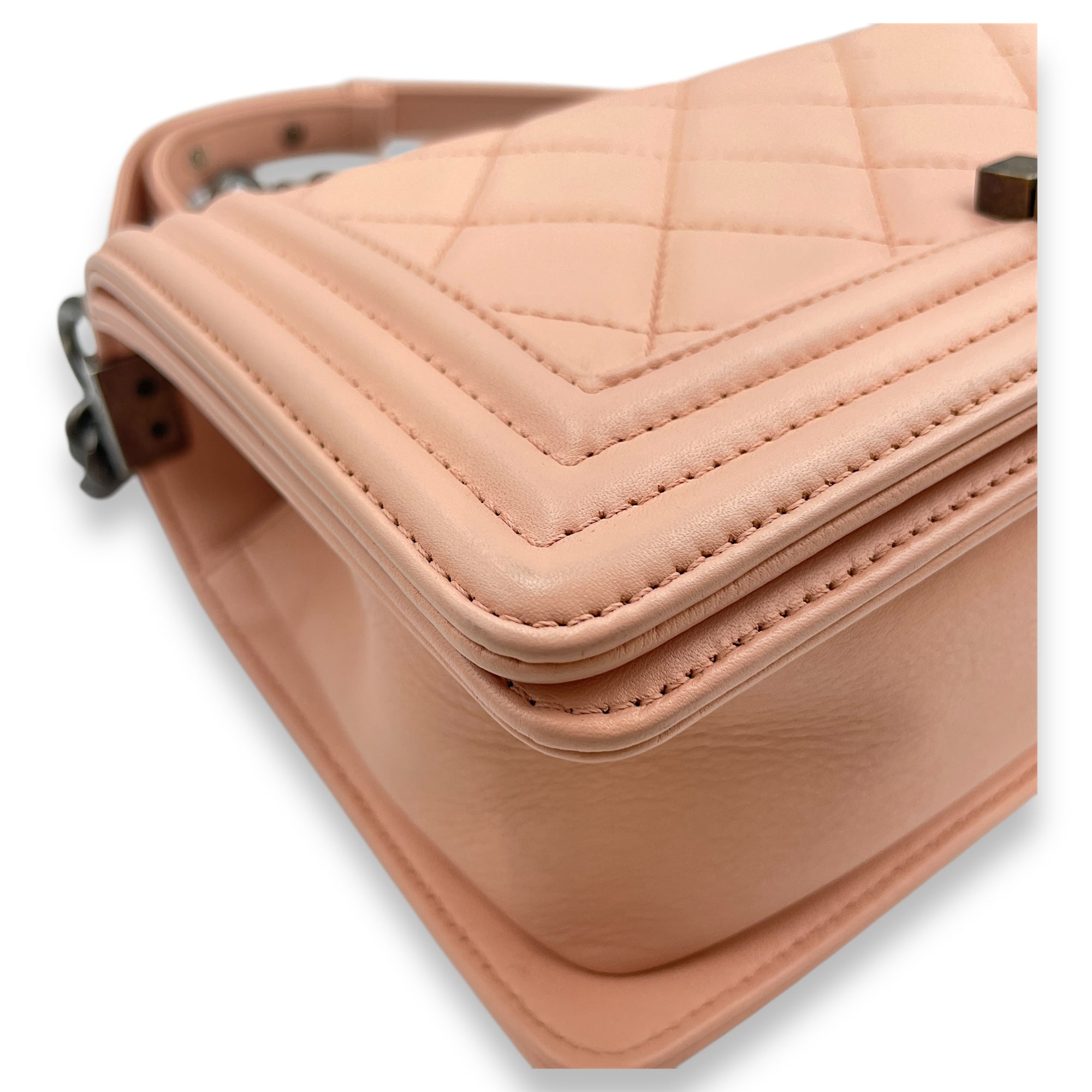 Quilted Boy (25cm) Medium Pink Crossbody Bag in Calfskin, Ruthenium hardware
