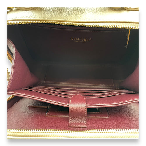 Filigree Vanity 24x18x9.5cm Beige Shoulder Bag in Caviar Gold hardware