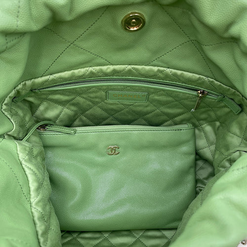 22 Medium Green Tote Bag in Caviar Leather, Gold hardware