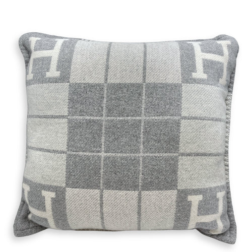 Avalon III PM Gris Clair Pillow