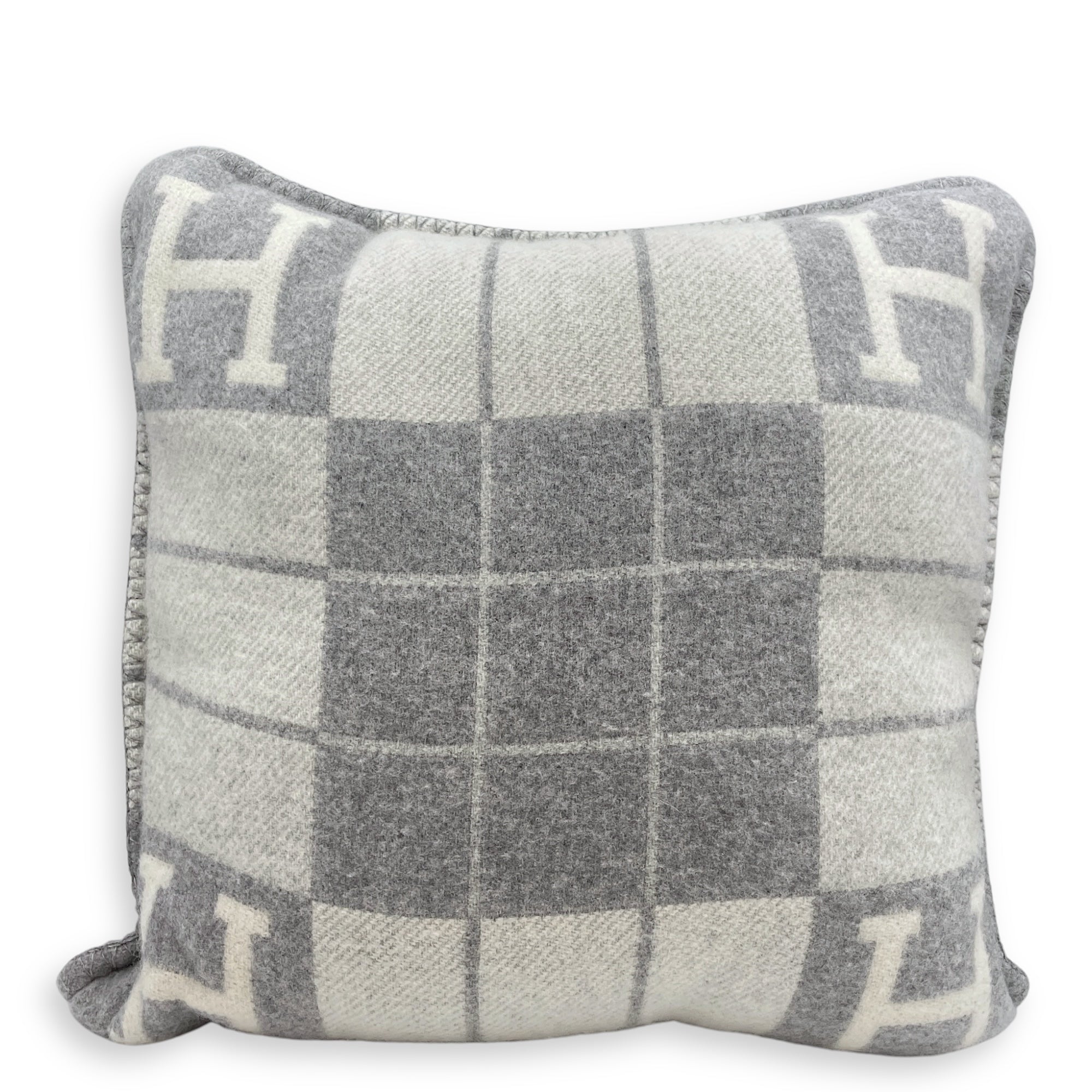 Avalon III PM Gris Clair Pillow