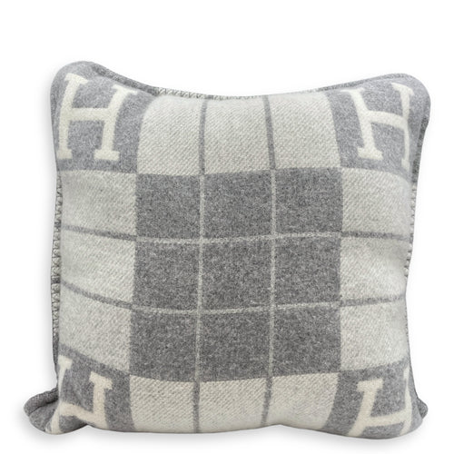 Avalon III PM Gris Clair Pillow