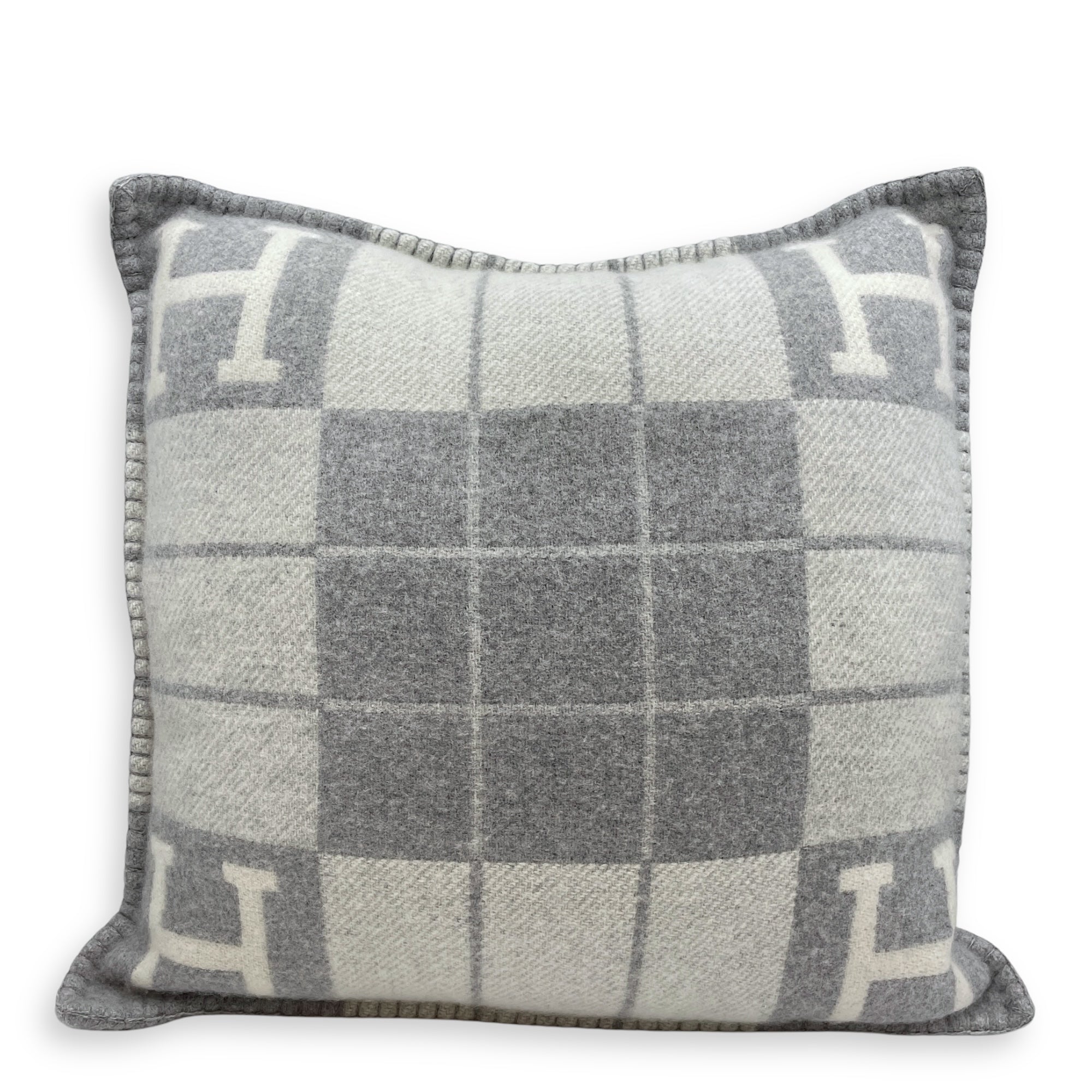 Avalon III PM Gris Clair Pillow