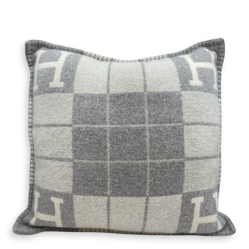 Avalon III PM Gris Clair Pillow