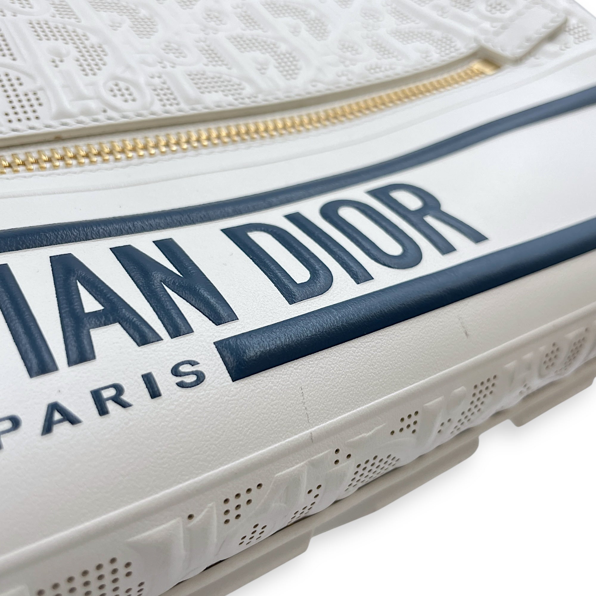 Vibe Zip Perforated White/Blue Shoulder Bag in Calfskin, Gold hardware