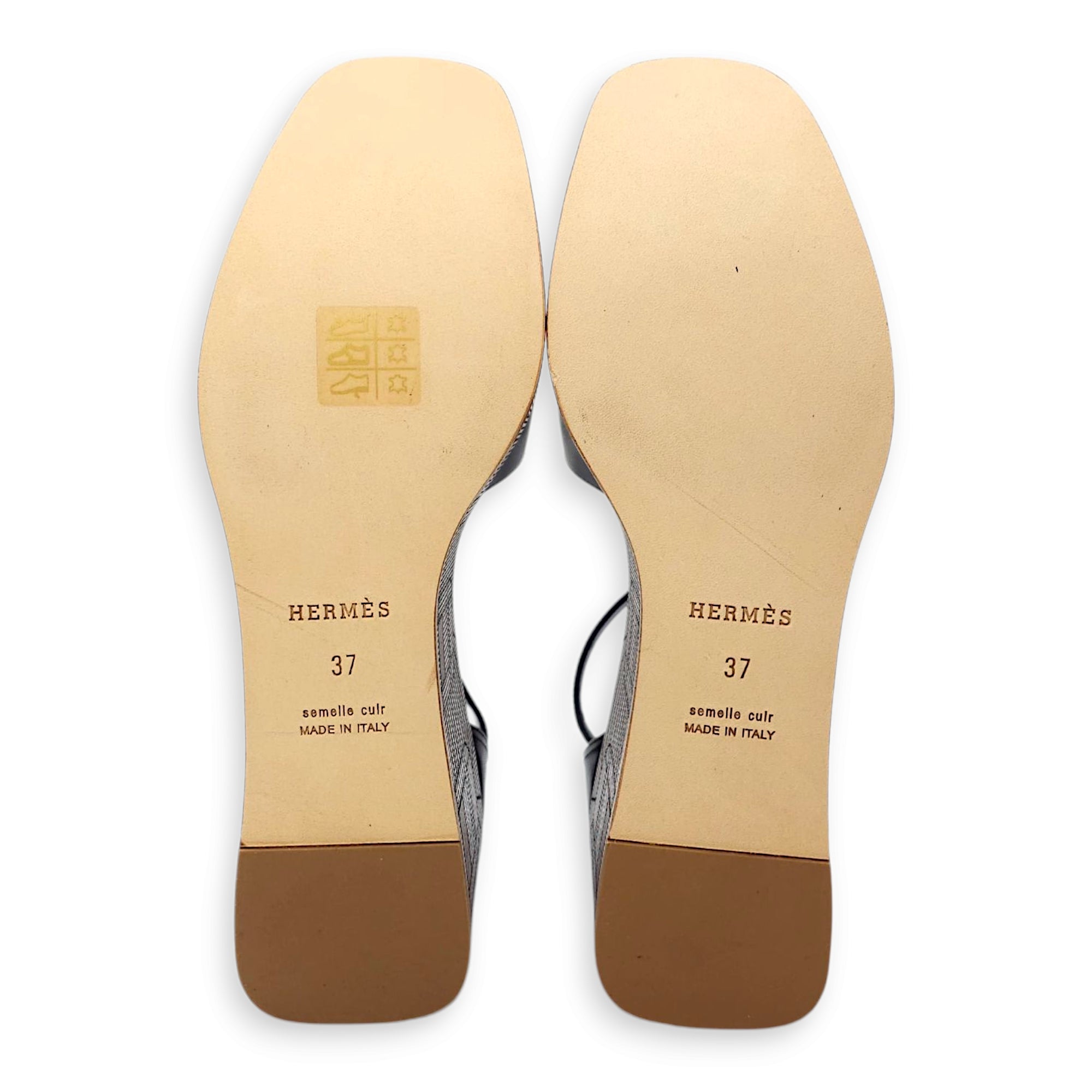 Illusion 35 37 Black Sandals in Calfskin