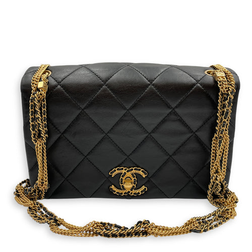 CC Flap Medium Black Shoulder Bag in Lambskin, Gold hardware
