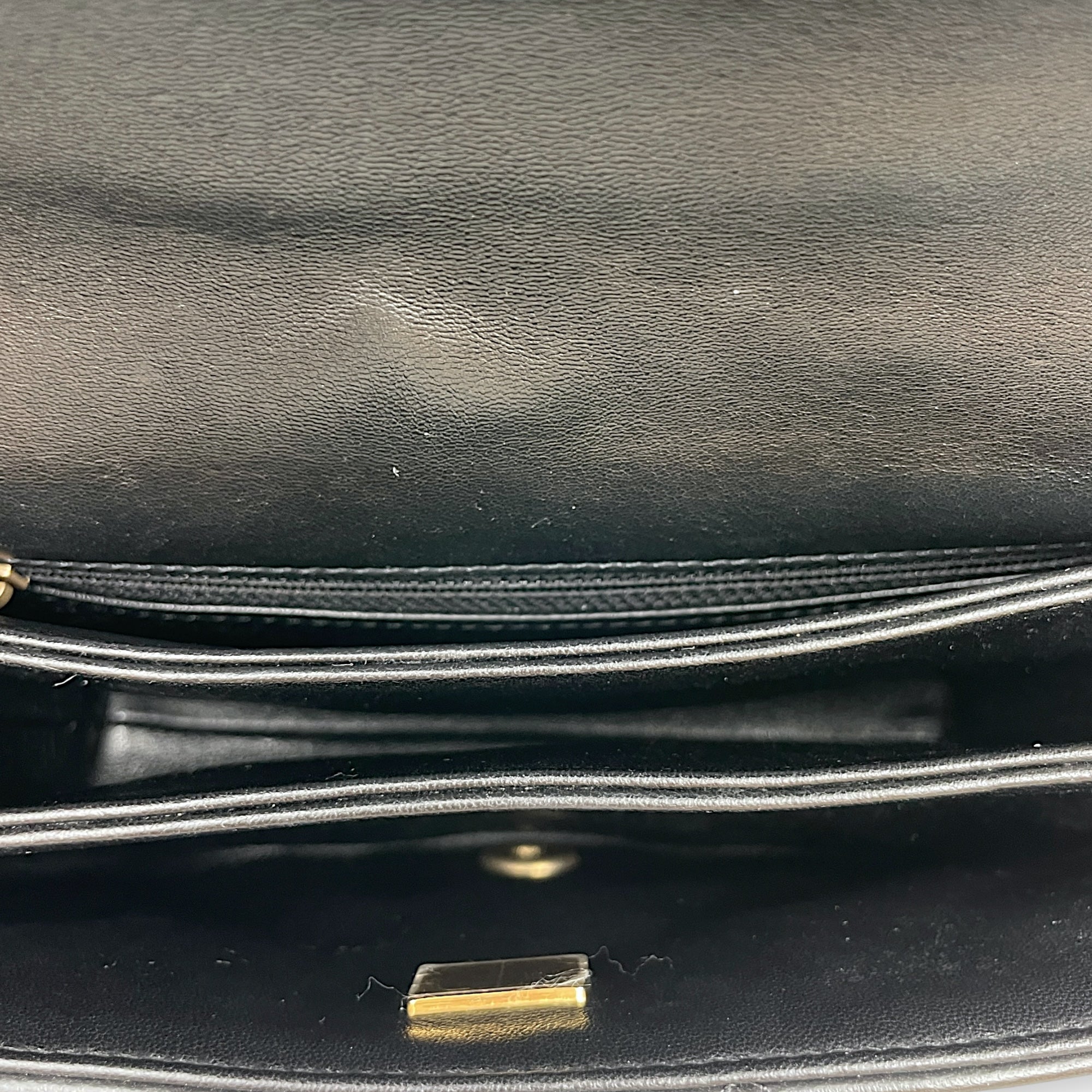 CC Flap Medium Black Shoulder Bag in Lambskin, Gold hardware