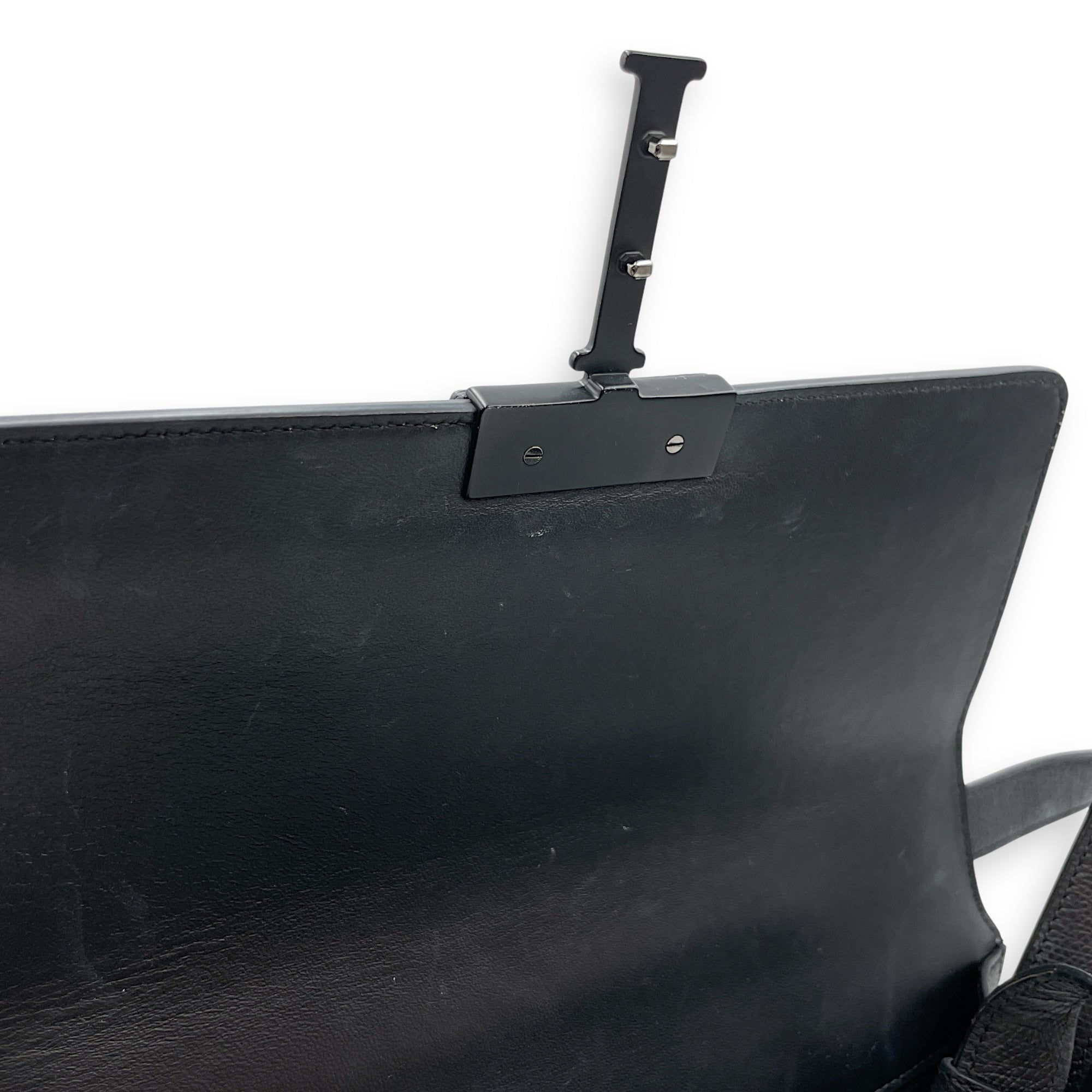 Montaigne 30 Medium Black Shoulder Bag in Calfskin, Black Powder Coated hardware