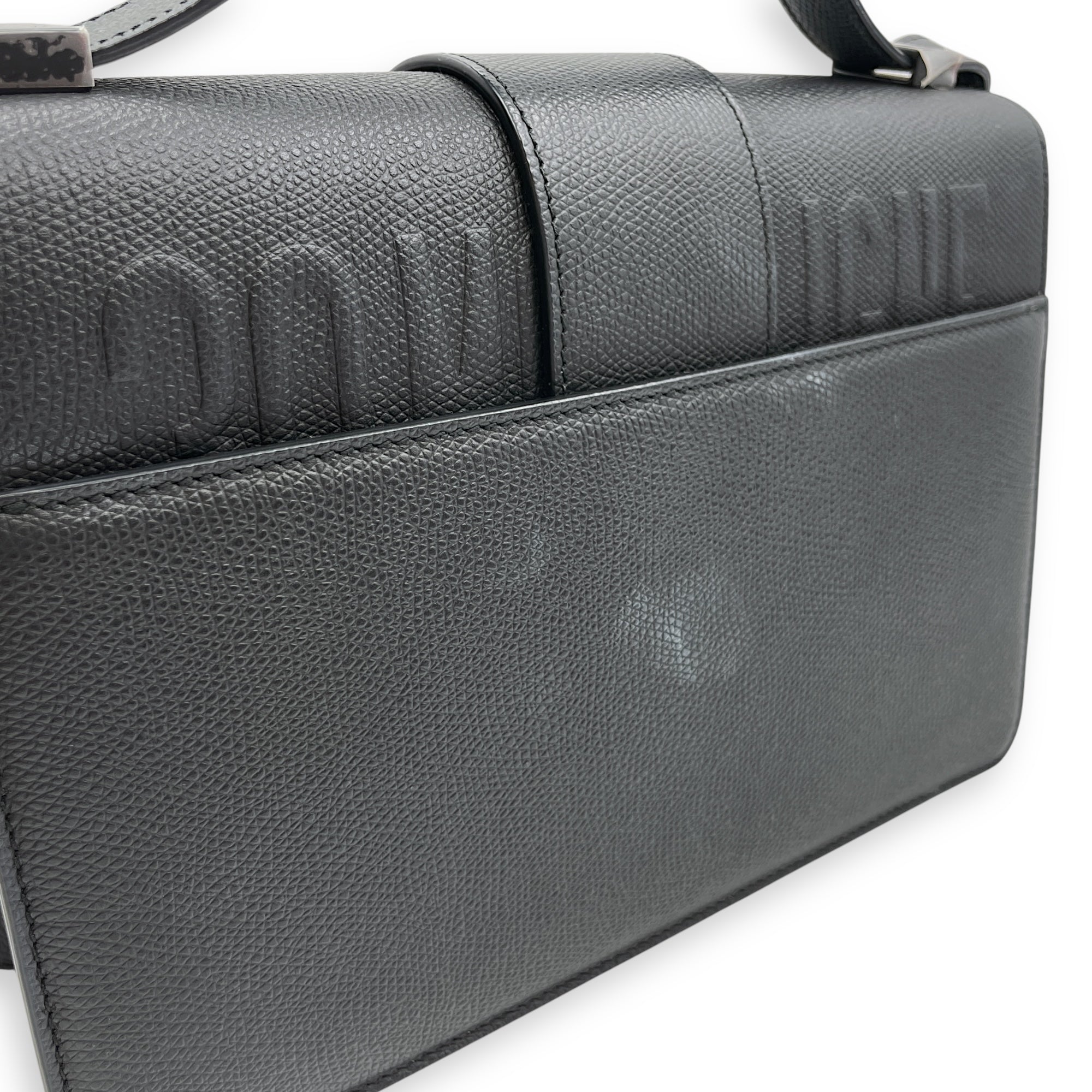Montaigne 30 Medium Black Shoulder Bag in Calfskin, Black Powder Coated hardware