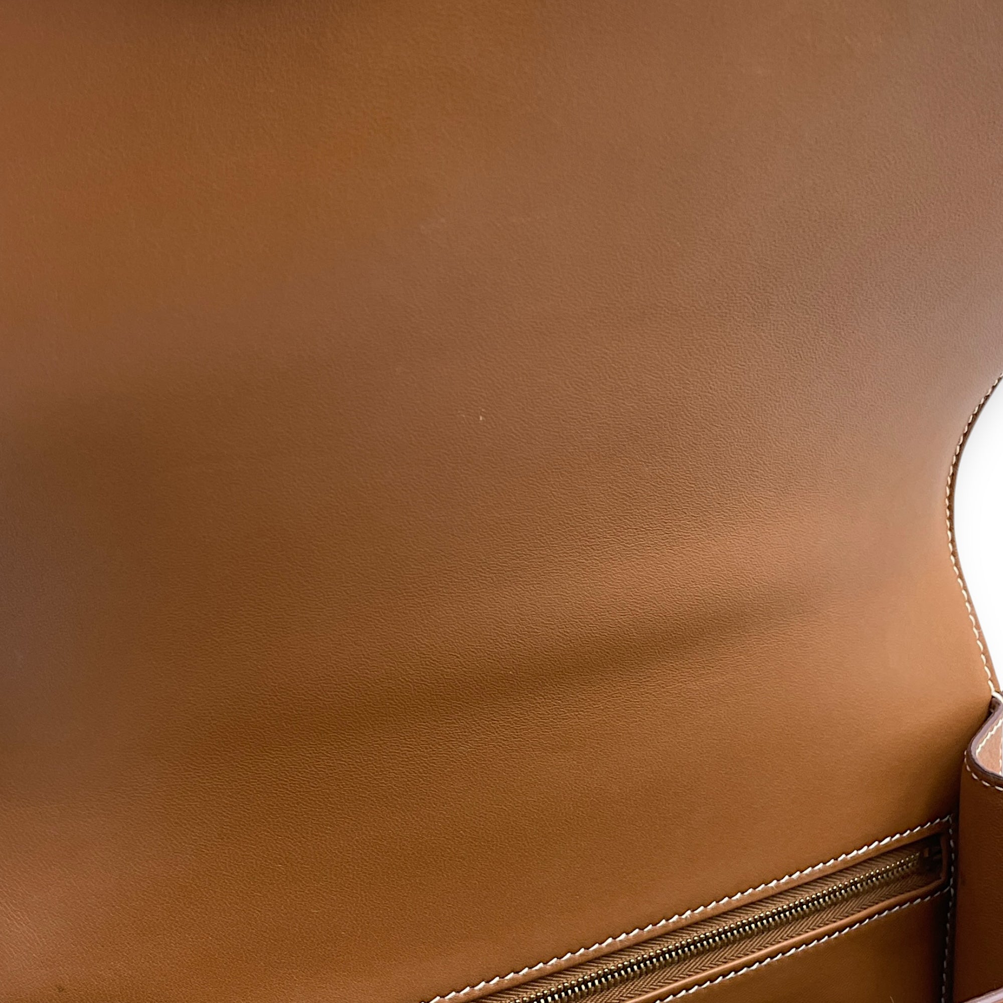 Constance 24 Gold in Evercolor, Gold hardware