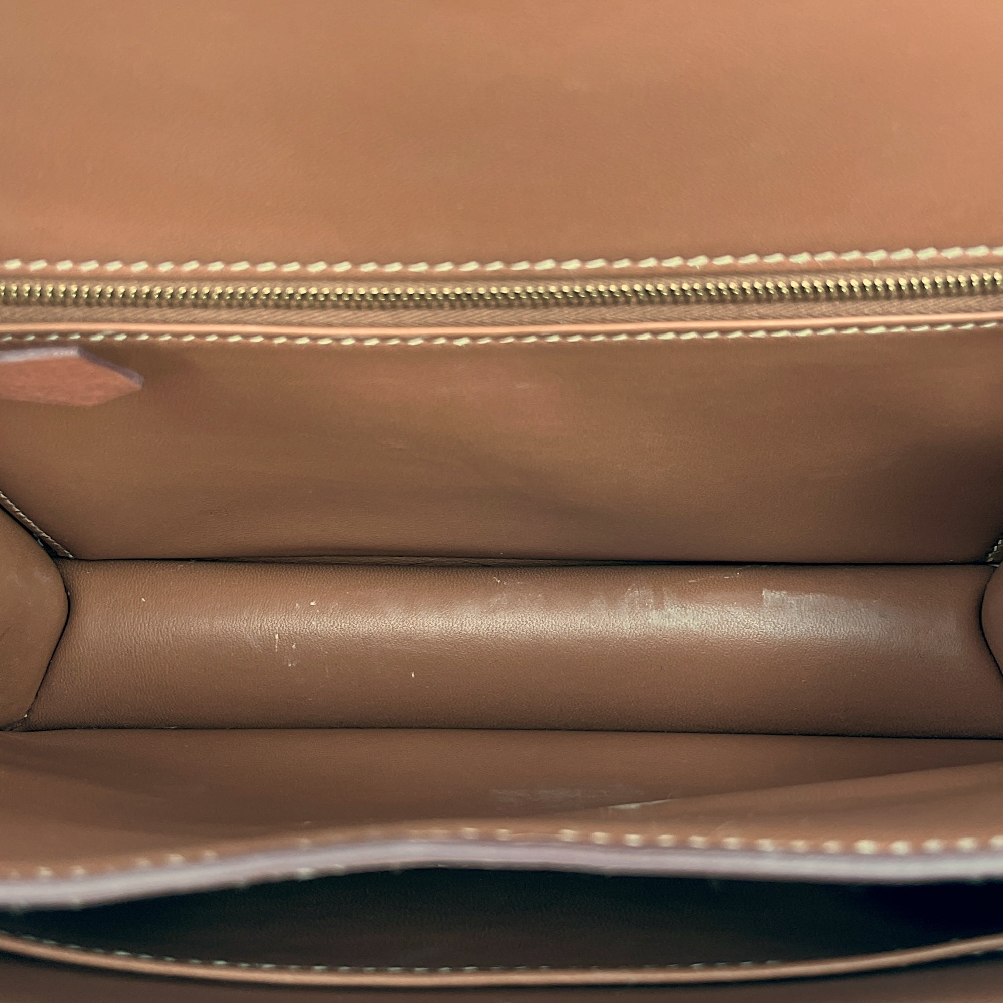 Constance 24 Gold in Evercolor, Gold hardware