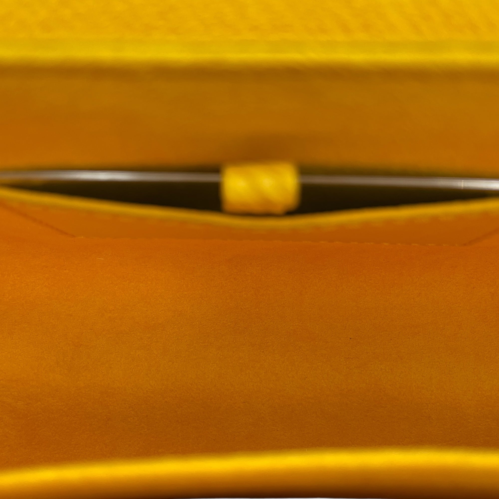 Twist MM Yellow Shoulder Bag in Epi Leather, Gold hardware