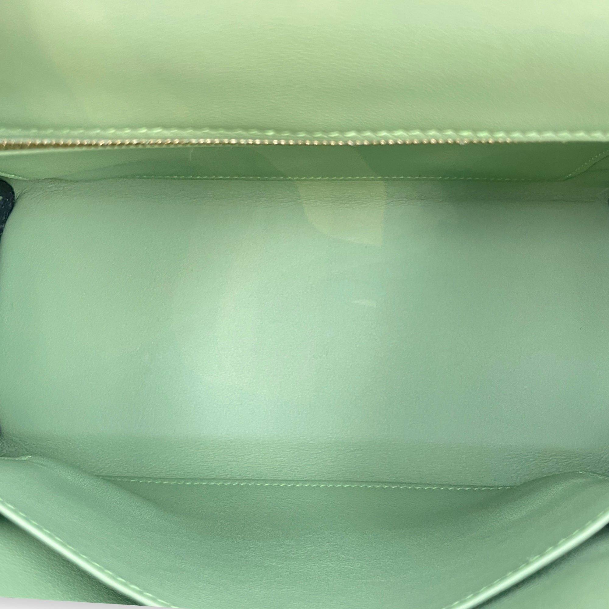 Kelly 25 Vert Criquet in Swift, Gold hardware