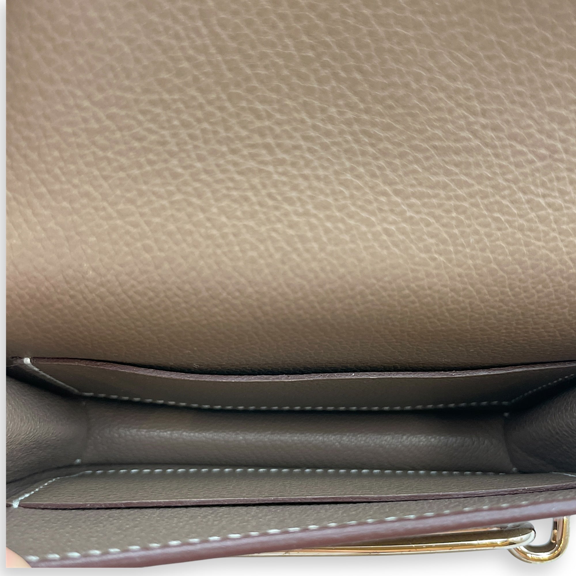 Roulis Slim Etoupe Wallet in Evercolor, Permabrass hardware