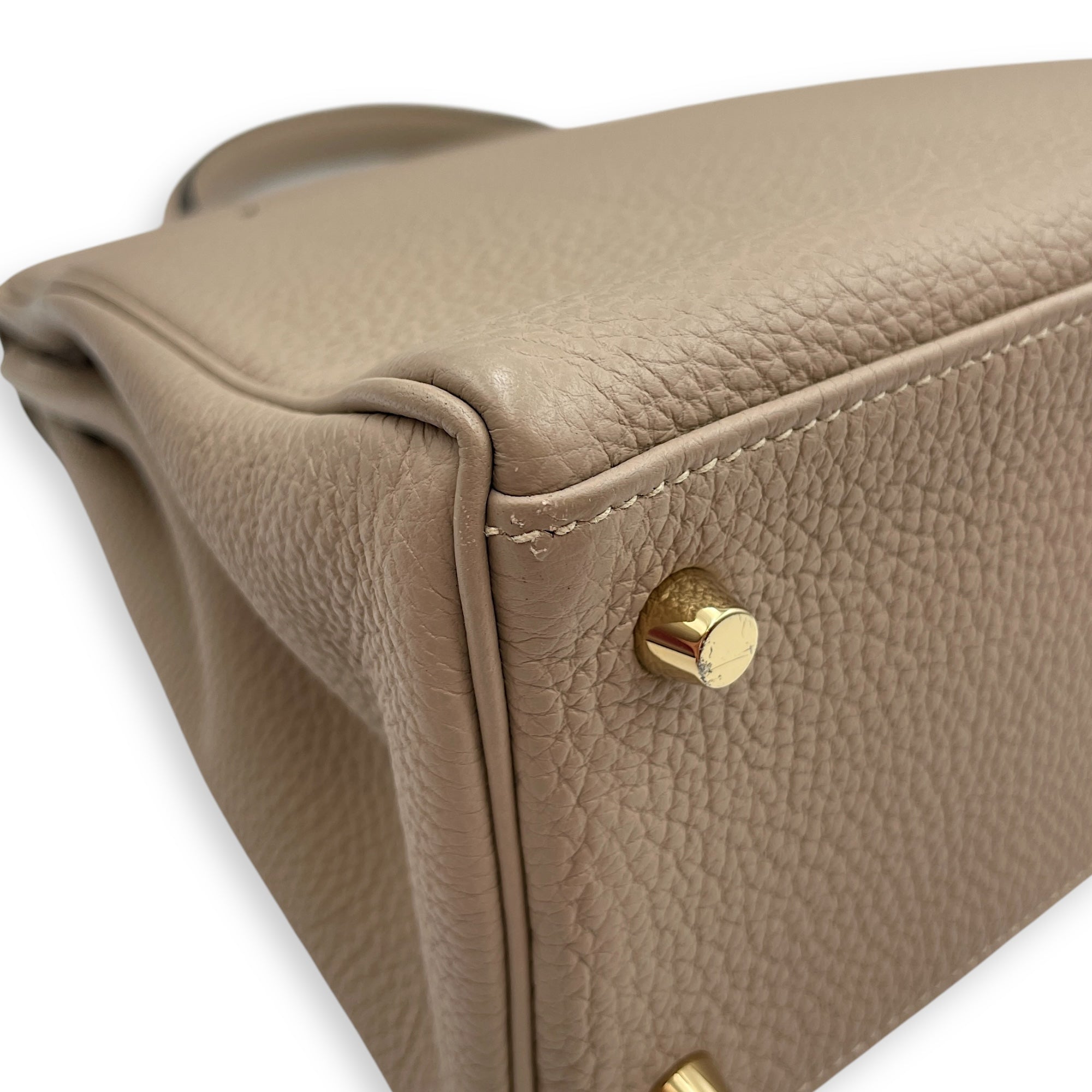 Kelly 28 Gris Tourterelle in Togo, Gold hardware