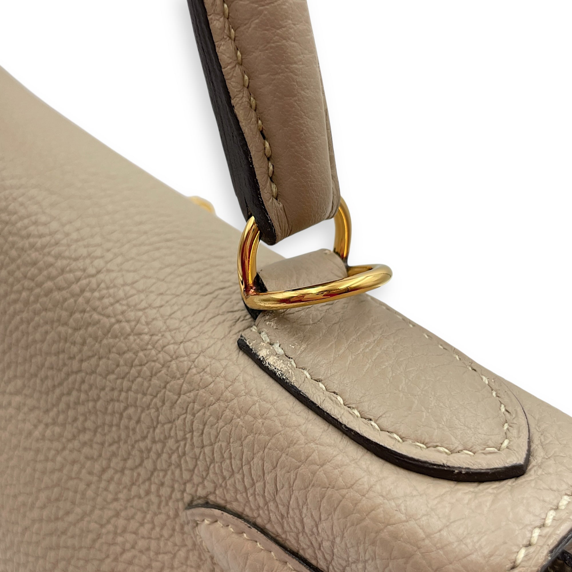 Kelly 28 Gris Tourterelle in Togo, Gold hardware