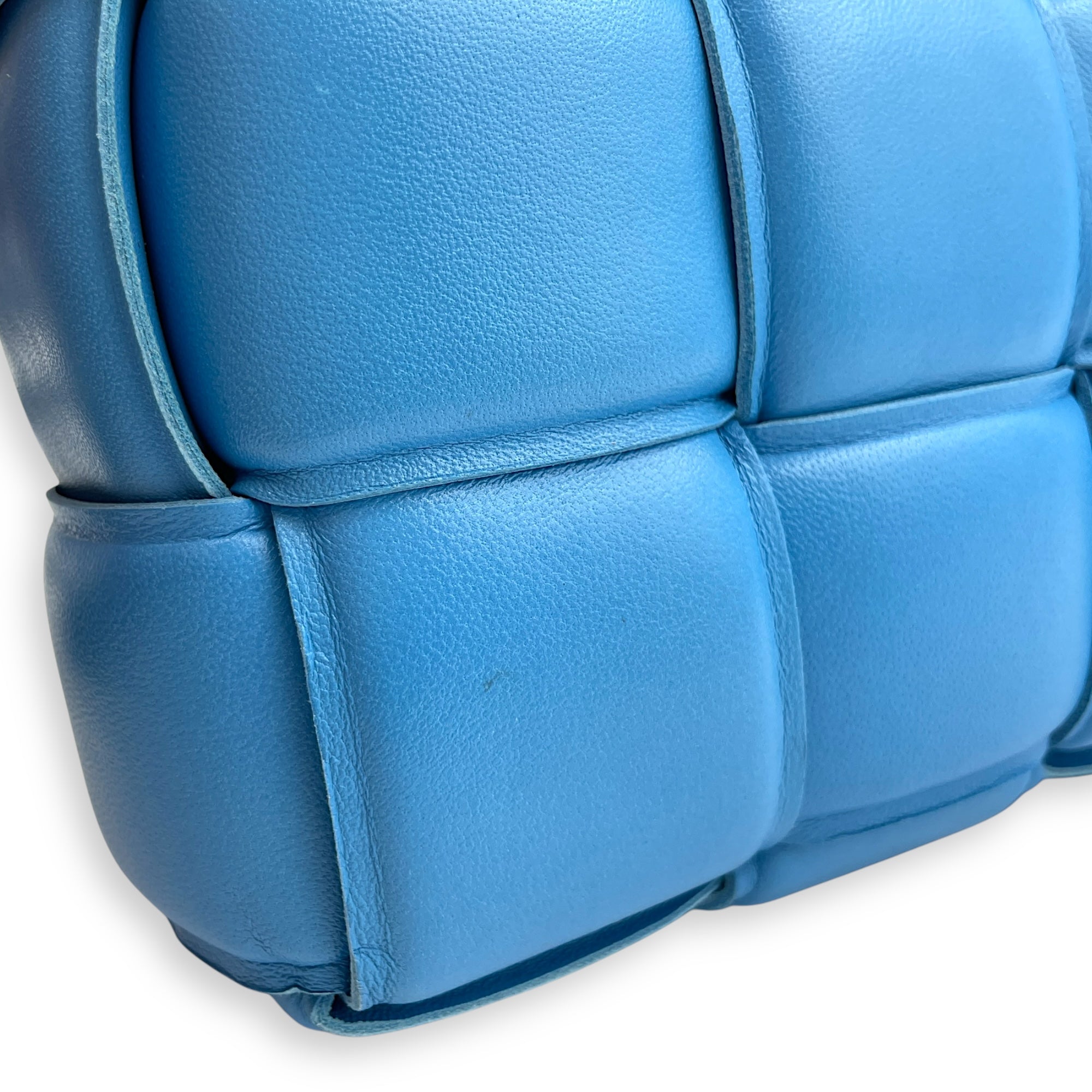 Cassette leather Blue Crossbody Bag in Nappa Leather, Gold hardware