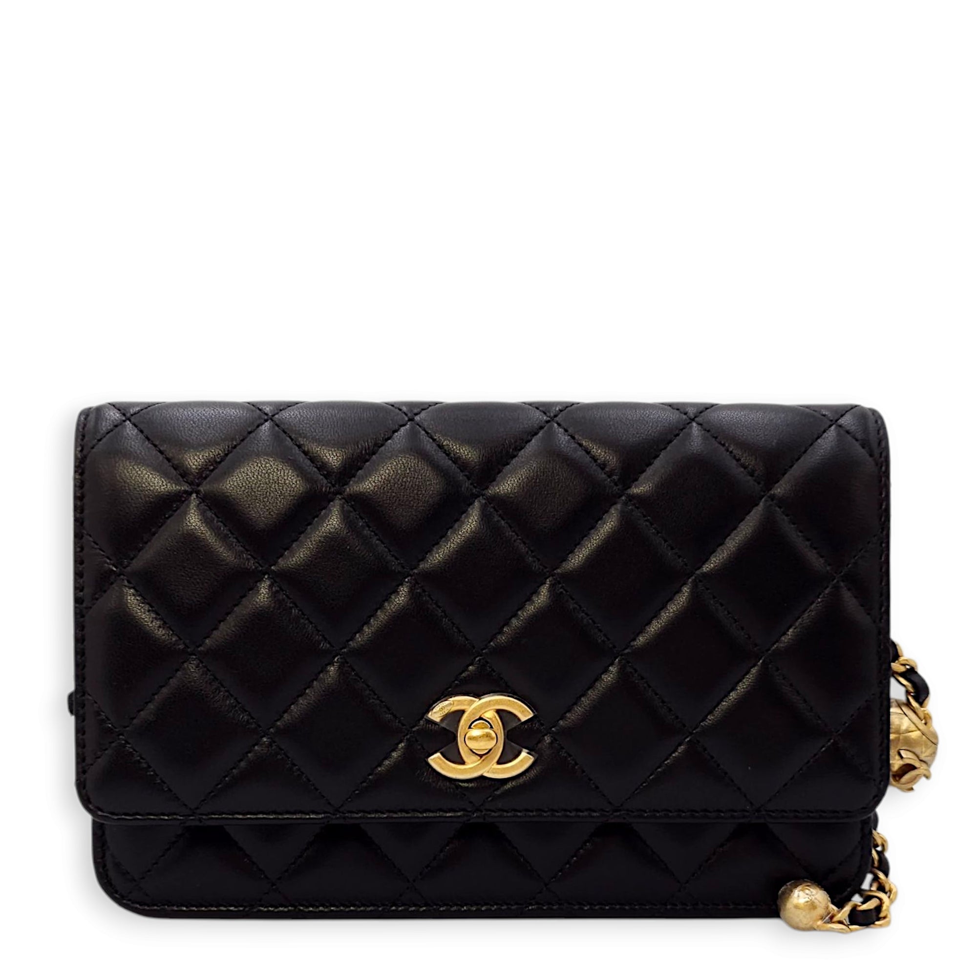 Pearl Crush CC Lock Black Wallet On Chain in Lambskin, Gold hardware