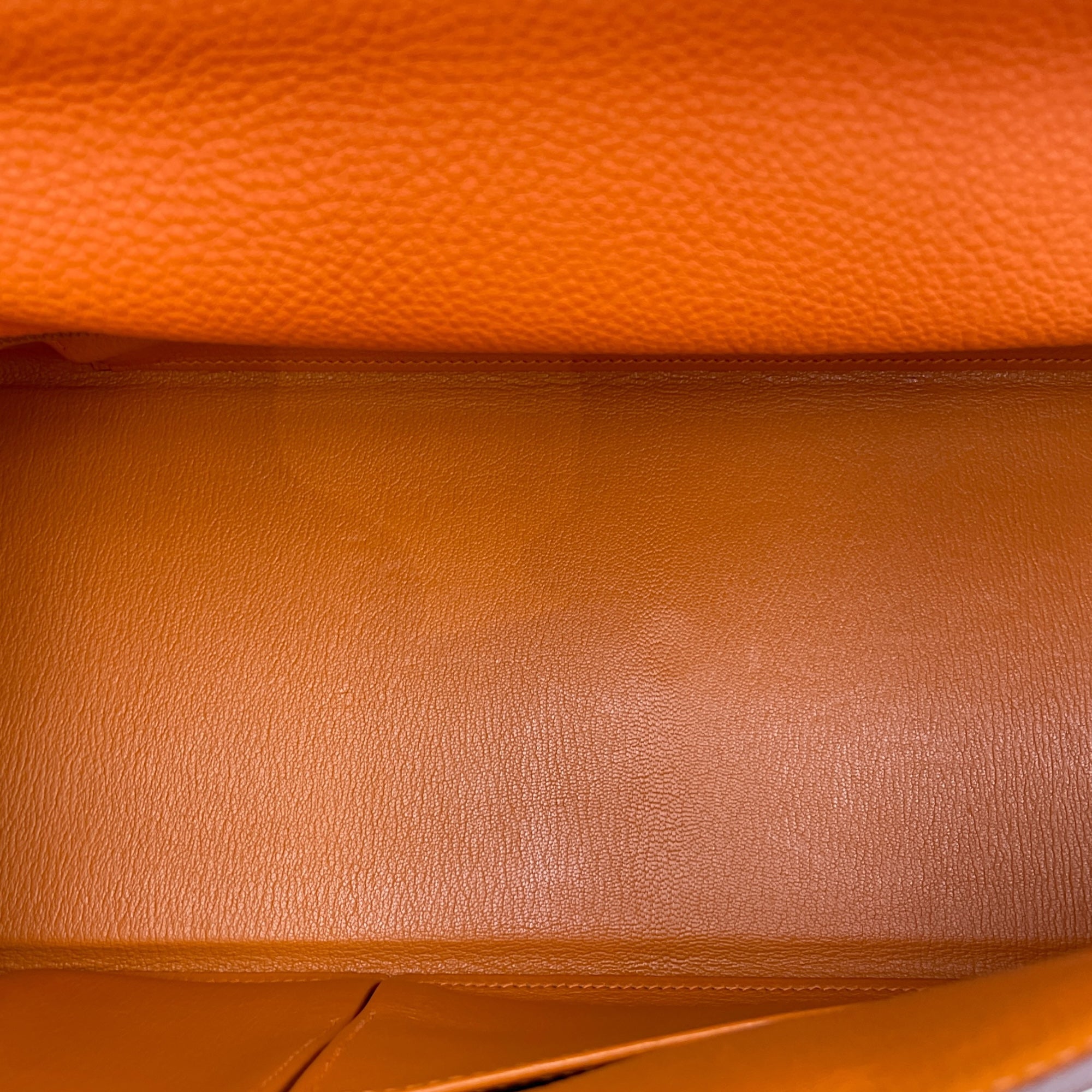 Shoulder Kelly 42 Orange in Togo, Gold hardware