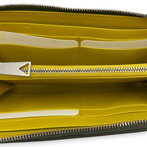 Intrecciato Zip Around Green Long Wallet in Calfskin, Silver hardware