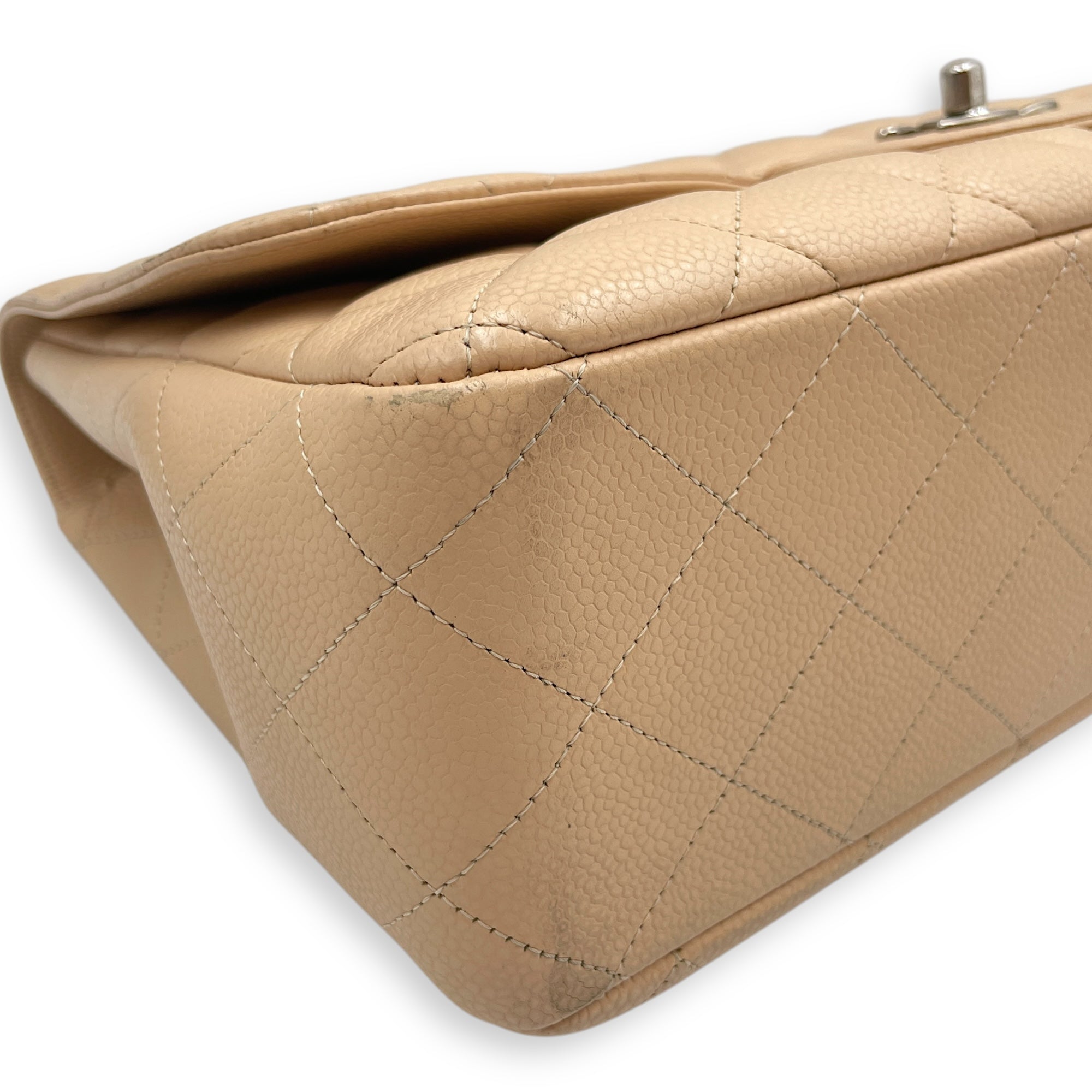 Jumbo classic Beige Shoulder Bag in Caviar Leather, Silver hardware