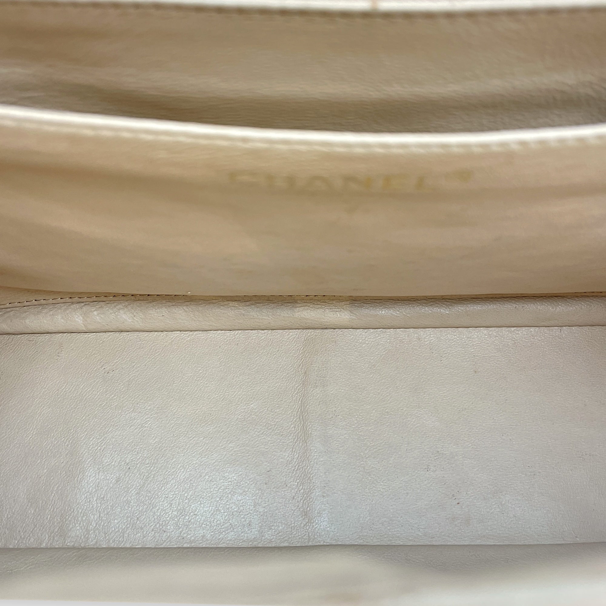 Jumbo classic Beige Shoulder Bag in Caviar Leather, Silver hardware