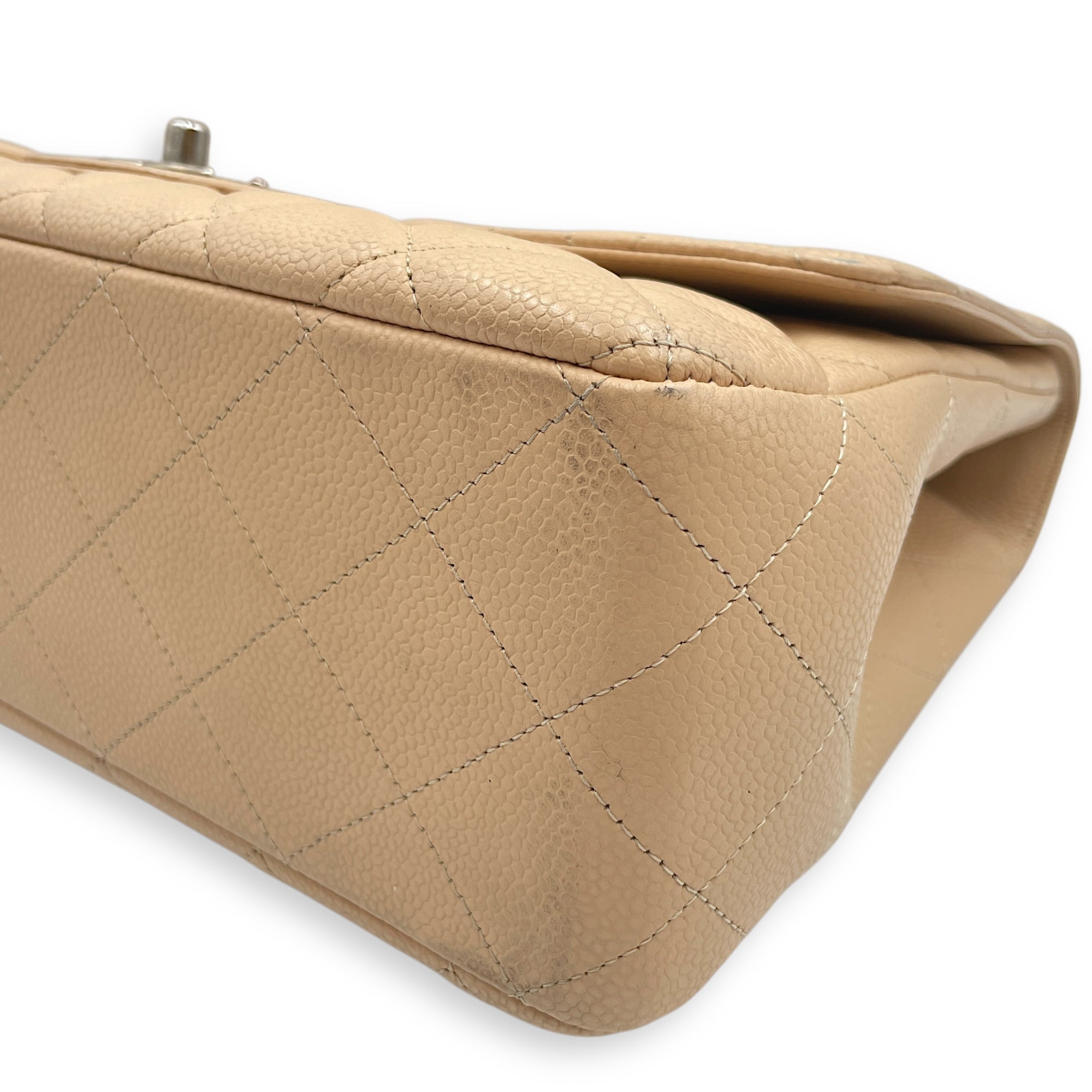 Jumbo classic Beige Shoulder Bag in Caviar Leather, Silver hardware