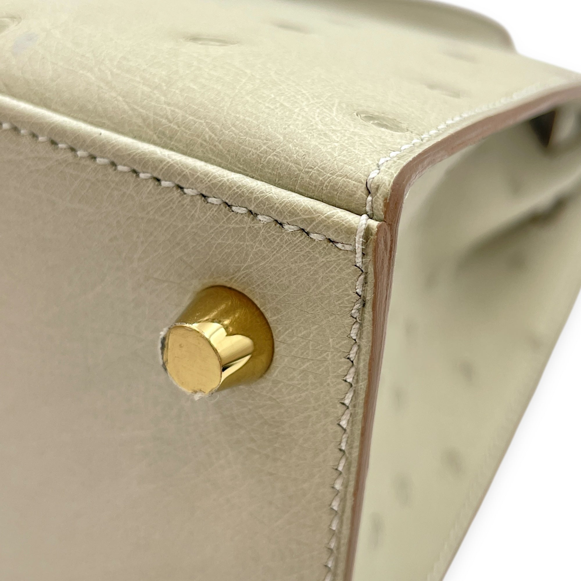 Sellier Kelly 25 Gris Perle in Ostrich, Gold hardware