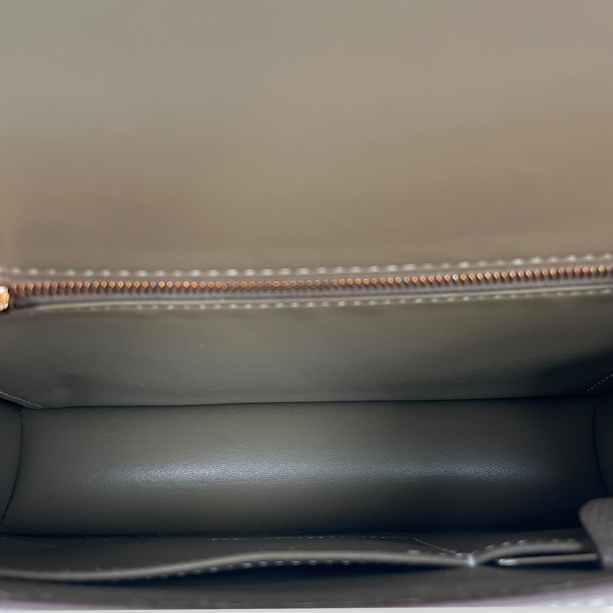 Constance 1 24 Etoupe in Epsom, Rose Gold hardware