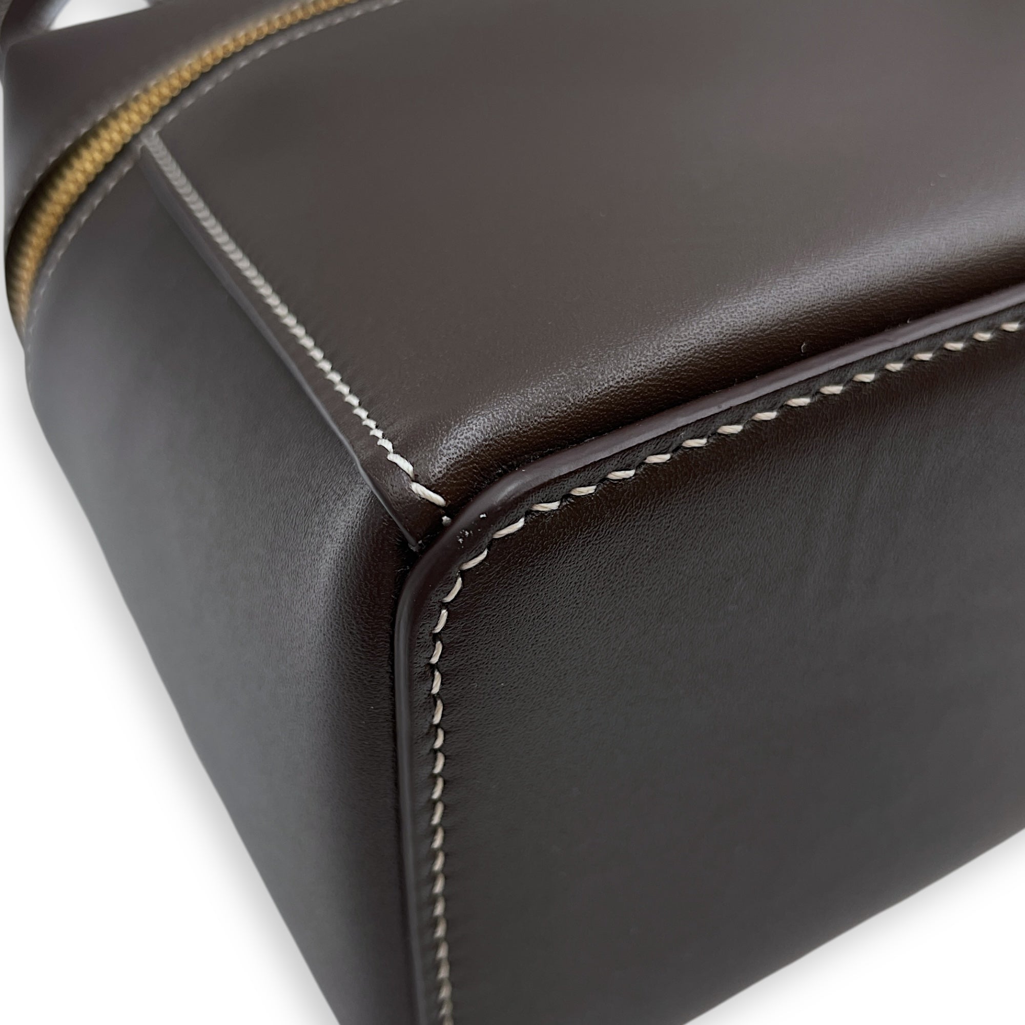 LP 27 Extra Pocket Brown Shoulder Bag in Calfskin, Gold hardware