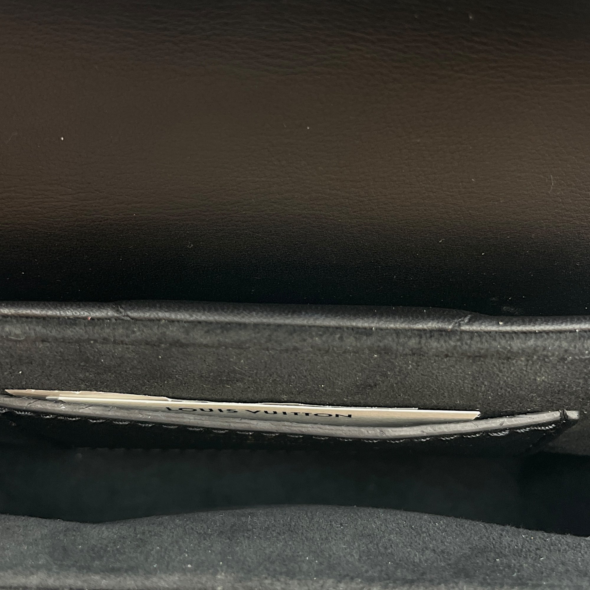 New Wave Multi Pochette Black Crossbody Bag in Calfskin, Gold hardware
