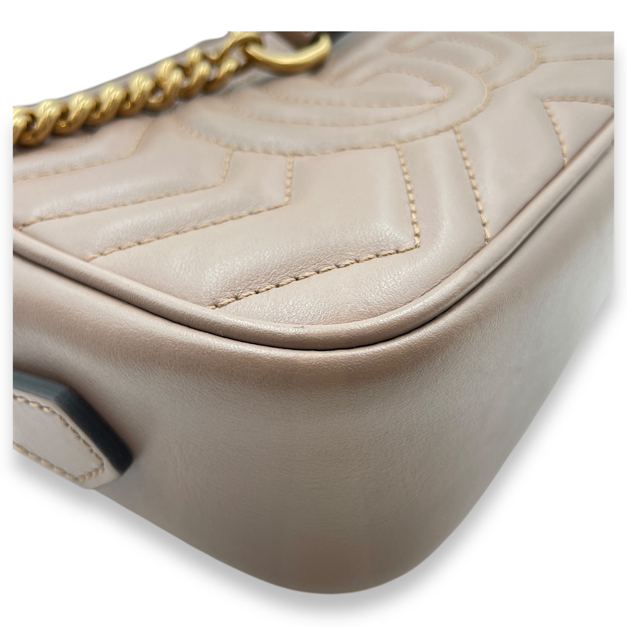 GG Marmont Mauve Crossbody Bag in Calfskin, Gold hardware