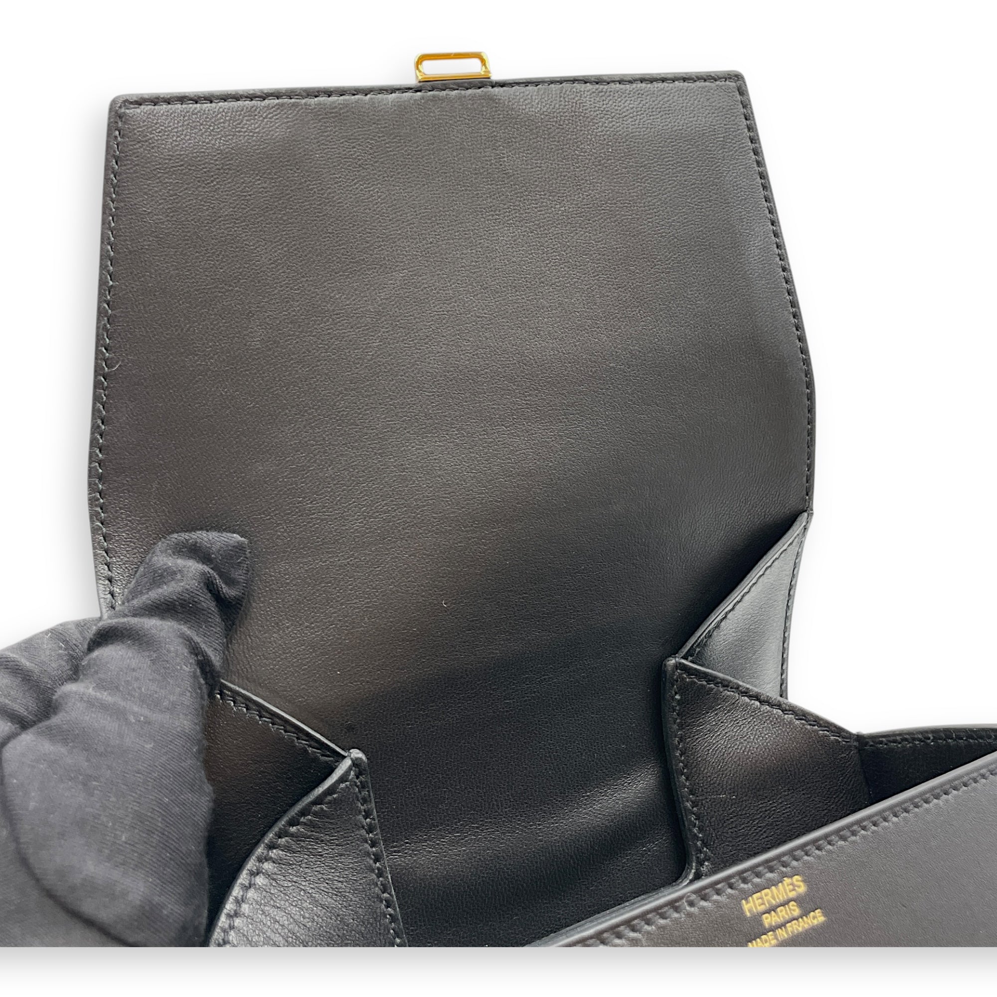 Della Cavalleria Mini Black in Tadelakt, Gold hardware