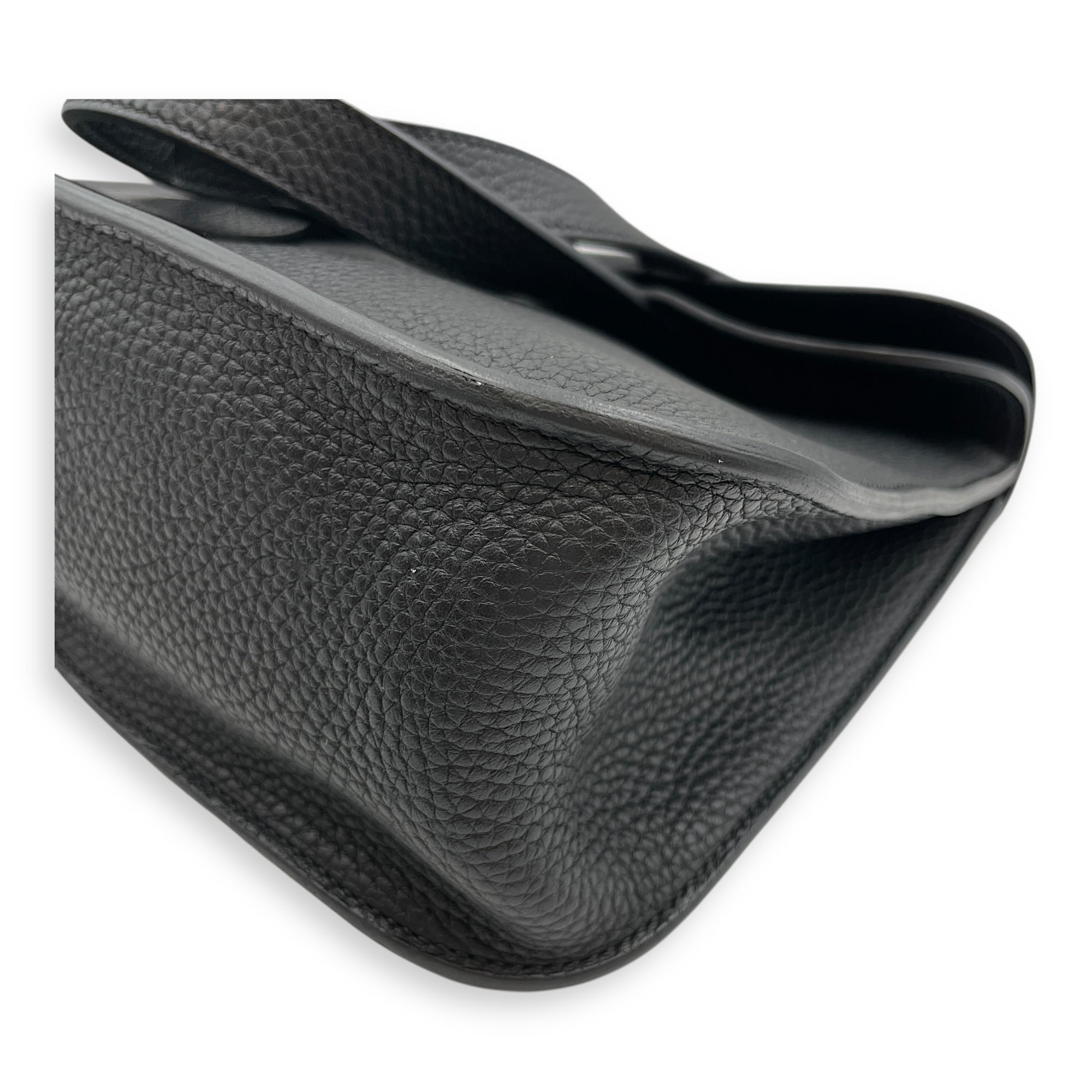 Halzan 31 Black in Clemence, Gold hardware