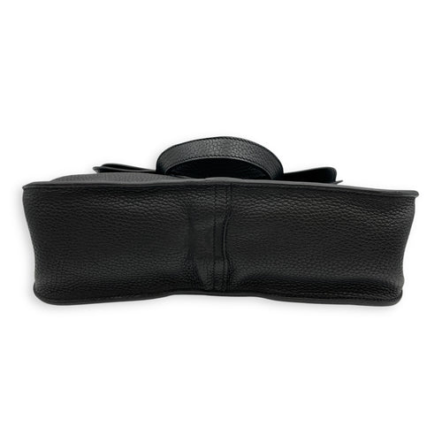 Halzan 31 Black in Clemence, Gold hardware
