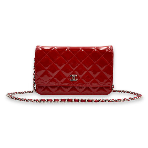 Wallet on Chain Red in Patent Leather, Silver hardware