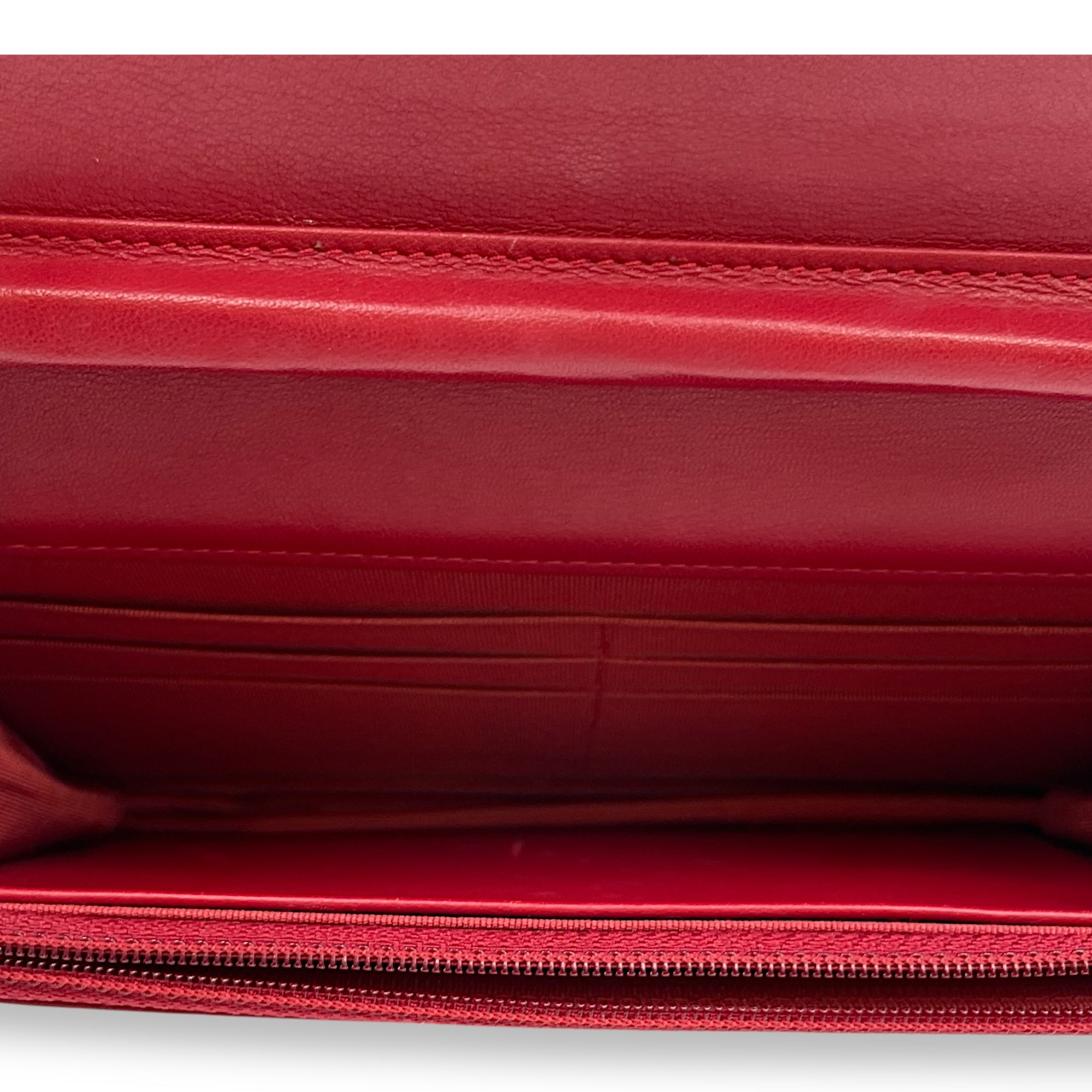 Wallet on Chain Red in Patent Leather, Silver hardware