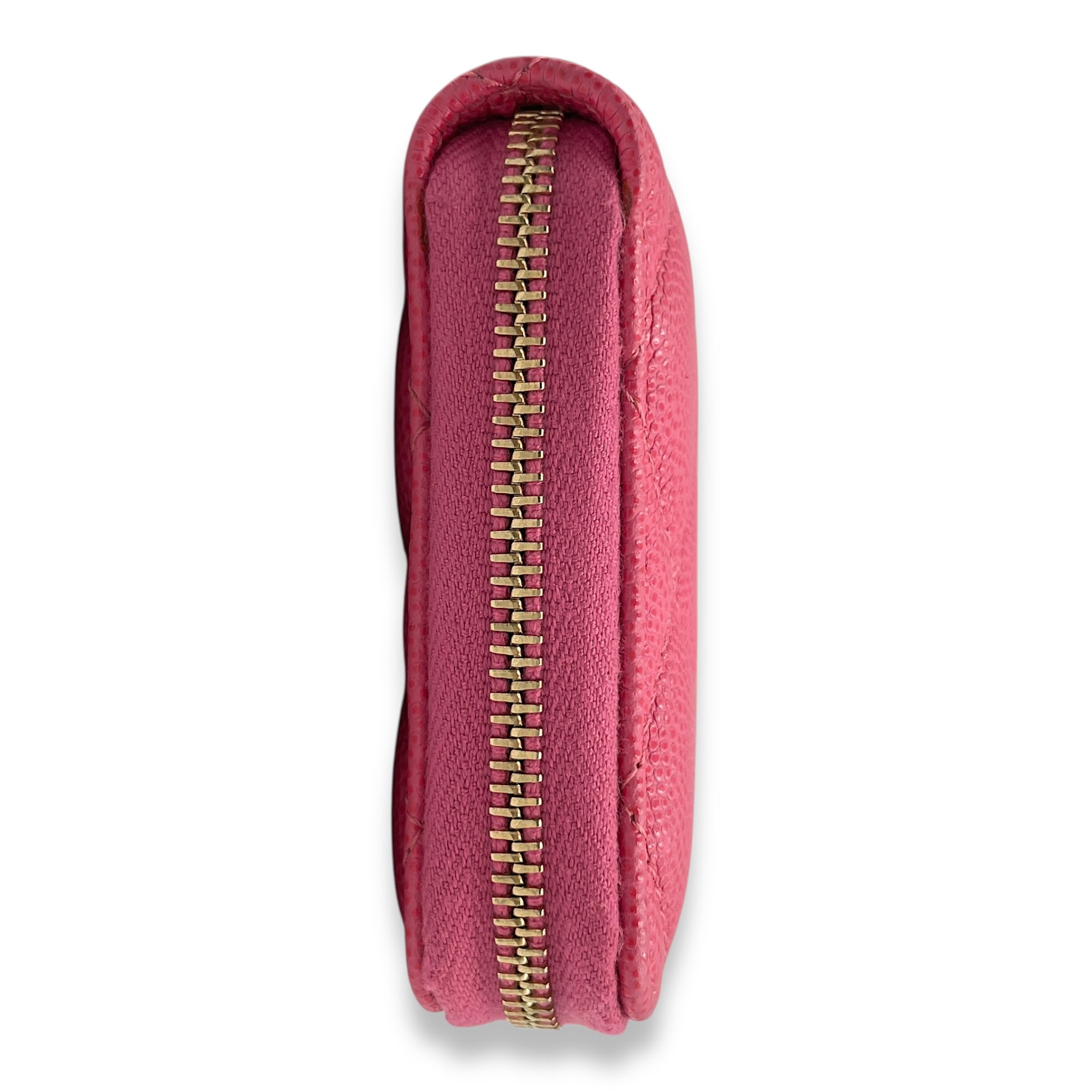 Quilted Classic Pink Zipped Wallet in Caviar Leather, Gold hardware