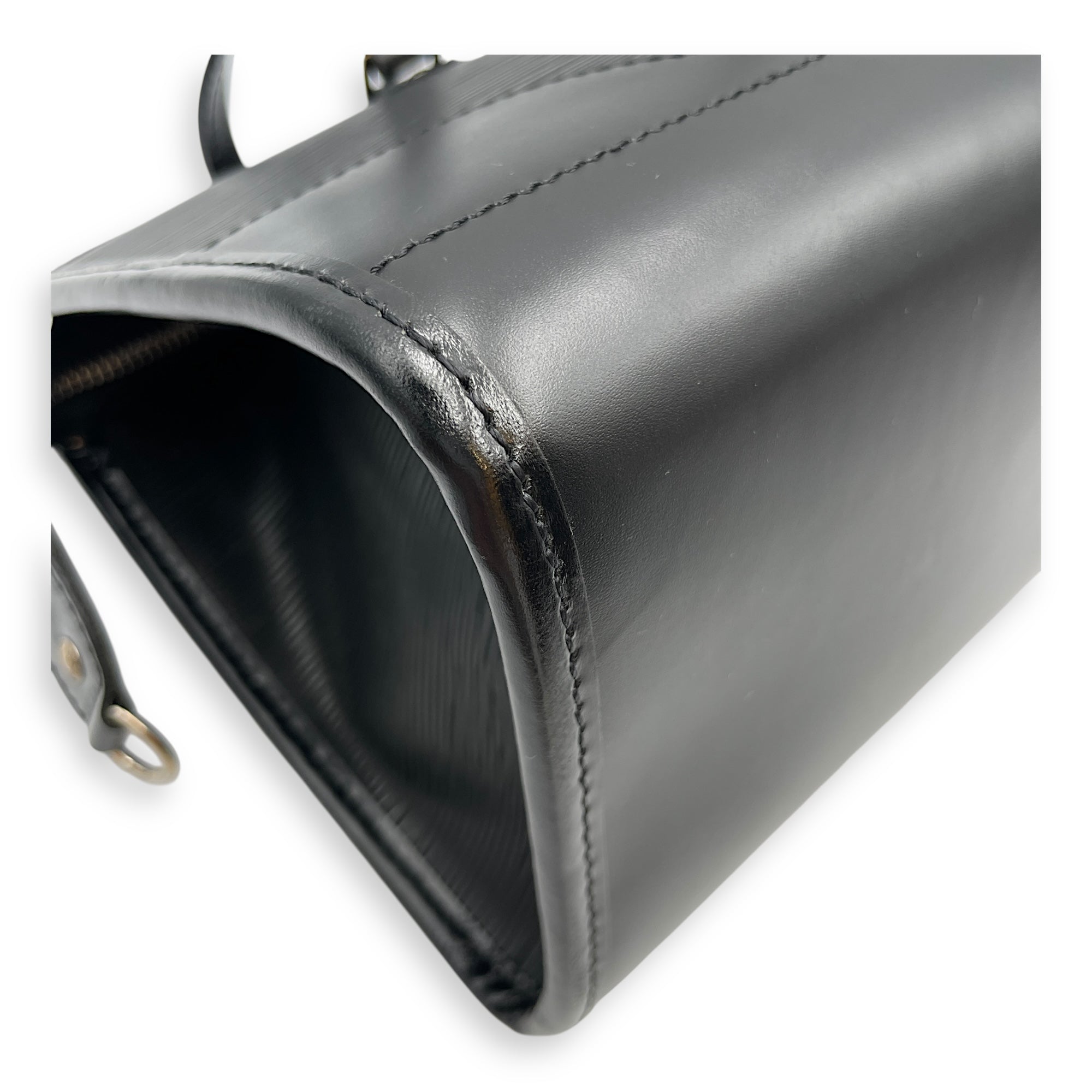 Madeleine PM Epi Black Top Handle Bag in Epi Leather, Silver hardware