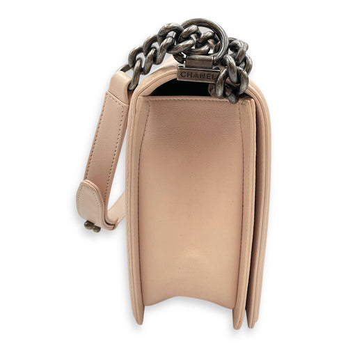 Quilted Chanel Boy Pink Shoulder Bag in Calfskin, Ruthenium hardware