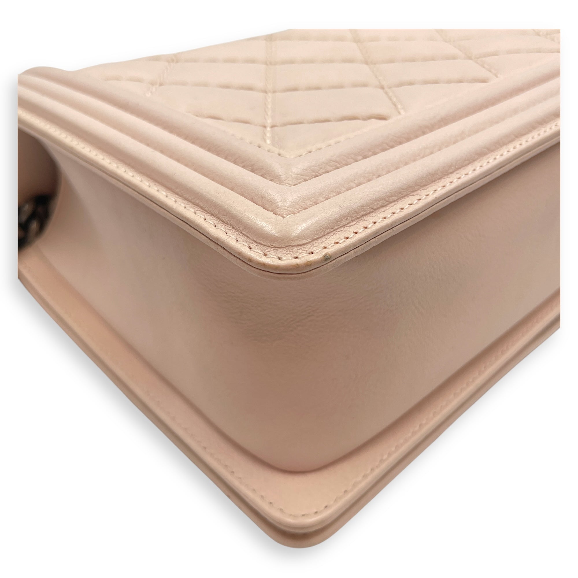 Quilted Chanel Boy Pink Shoulder Bag in Calfskin, Ruthenium hardware