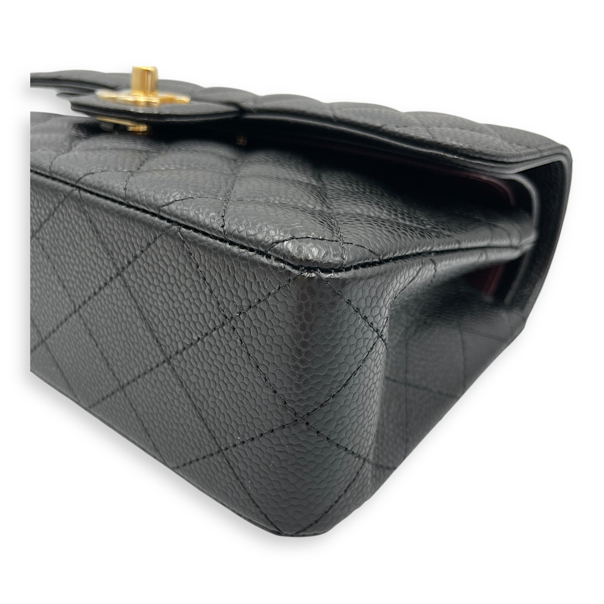 Classic double flap Black Shoulder Bag in Caviar Leather, Gold hardware