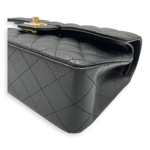 Classic double flap Black Shoulder Bag in Caviar Leather, Gold hardware